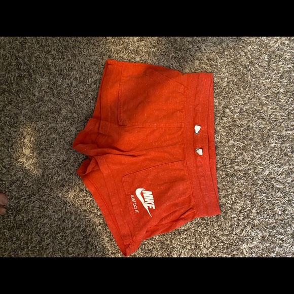Red cotton Nike shorts - Picture 1 of 4